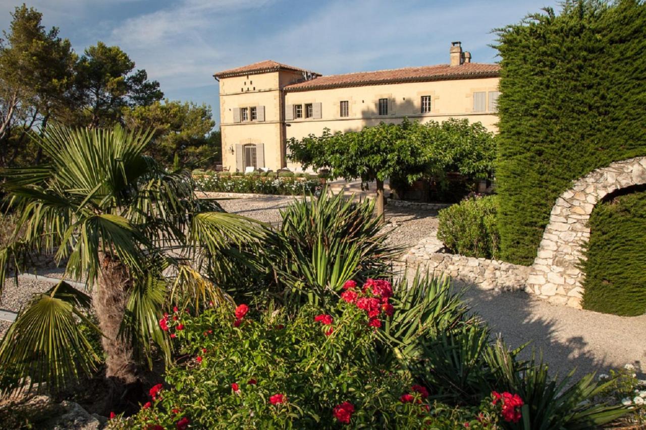 Domaine De La Tourelle Orgon Buitenkant foto